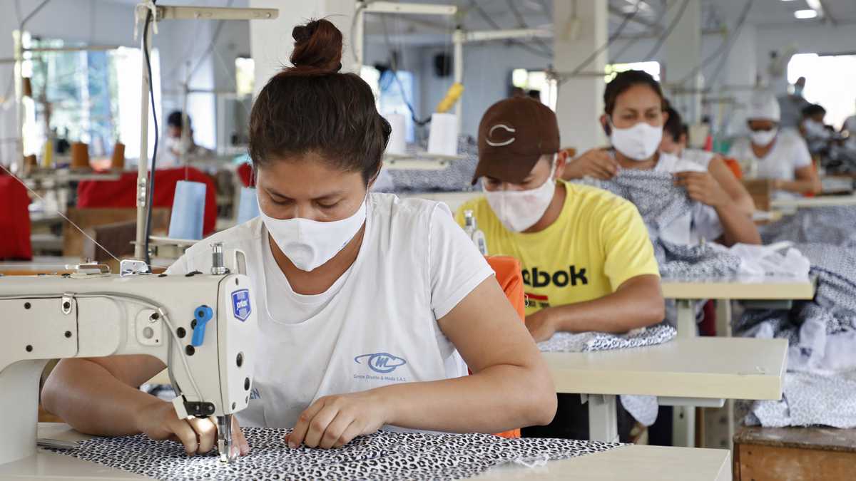 Revisa STPS su último Contrato Ley de industria textil y destaca sus bondades 
